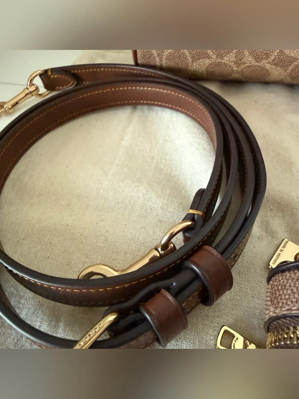 Coach Tan Signature Rowan w/matching accessories. - Picture 9 of 16